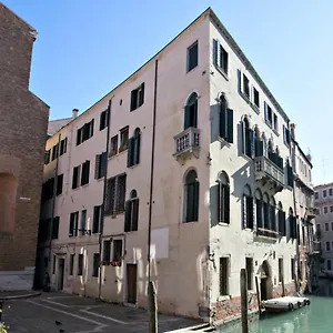 Ca' Foscolo 2*, Venice Italy